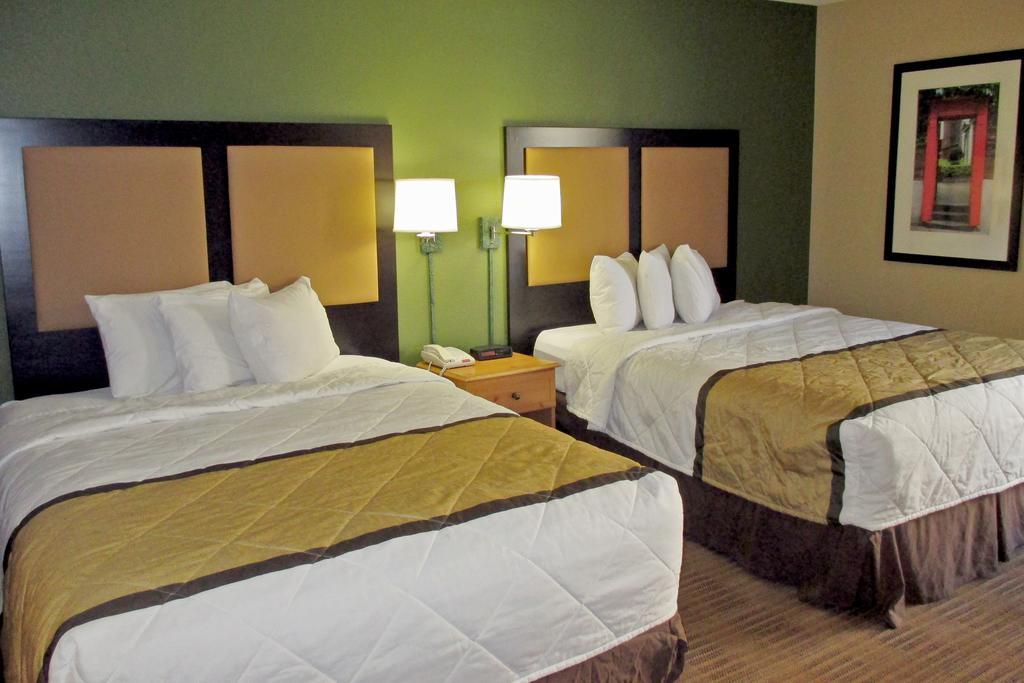 เอ็กซ์เทนด์ สเตย์ อเมริกา เมดโดว์แลนด์ อีสต์ รัทเทอร์ฟอร์ด Hotel อีสต์รัทเธอร์ฟอร์ด ภายนอก รูปภาพ